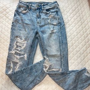 American Eagle Mom Jeans